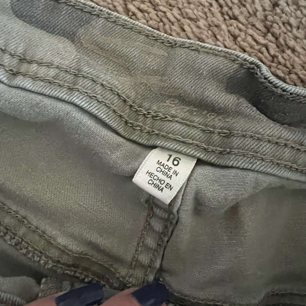 Seven camo shorts size 16 - Picture 3 of 4